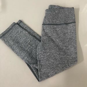 VSX Victoria’s Secret Knock Out Capri Yoga Pants